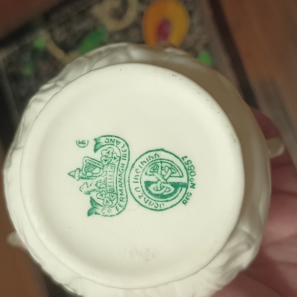 Vintage Beleek Irish Porcelain Creamer, off white - Picture 3 of 3